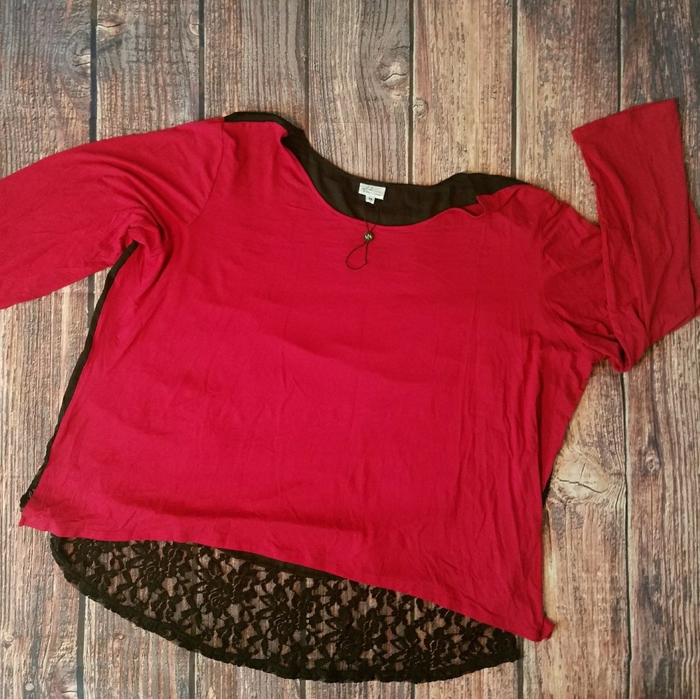 •3\$15• Landa Curve • Top